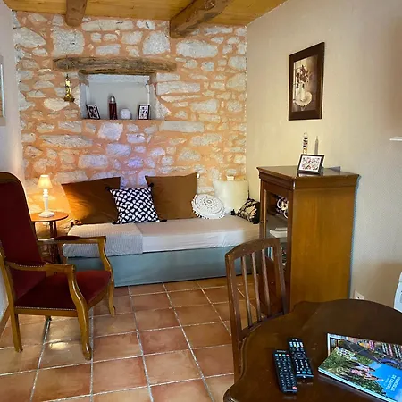 La Ferme Jarlan לינה וארוחת בוקר