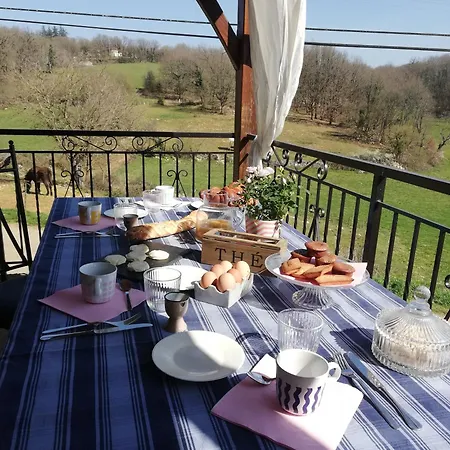 לינה וארוחת בוקר La Ferme Jarlan Berganty